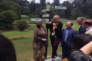 Putri Belgia Telusuri Jejak Nenek Moyang di Kebun Raya Bogor