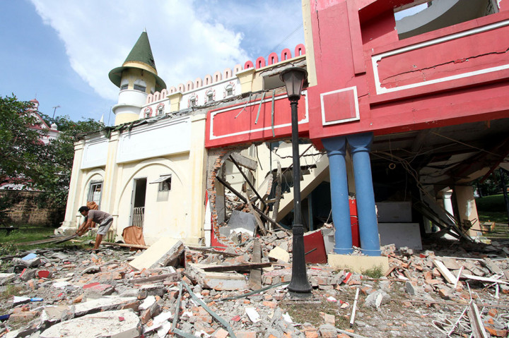 Tempat Pengoplos Gas Meledak, Sembilan Rumah Rusak Berat