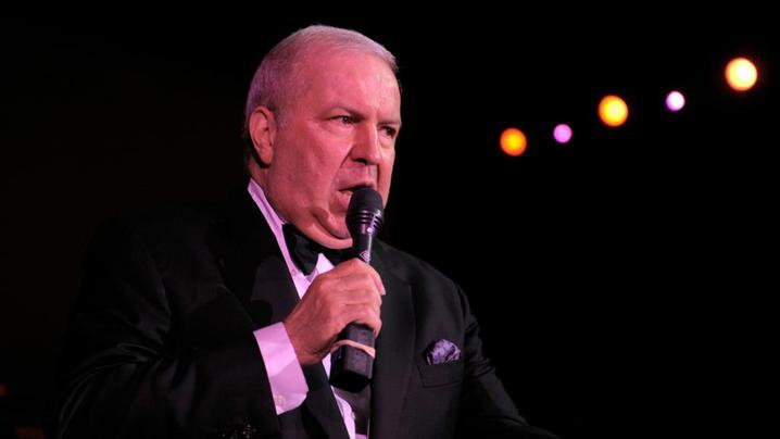 Frank Sinatra Jr Meninggal saat Tur di Amerika 