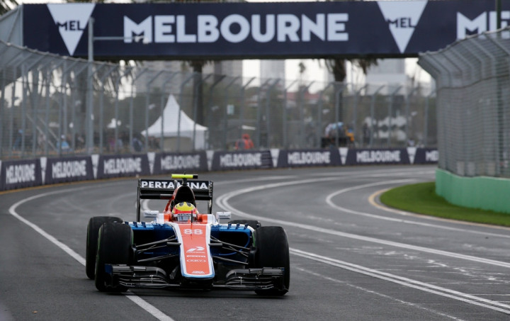 Perbaiki Catatan Waktu, Rio Haryanto Sukses Ungguli Rosberg