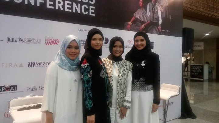 Zaskia Sungkar Ajak Desainer Hijab Bergandeng Tangan