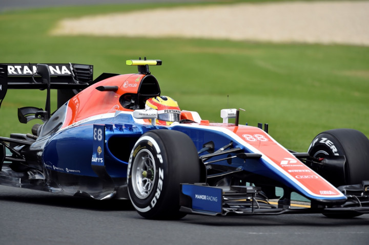 Tabrakan dengan Grosjean Mengawali Latihan Bebas Ketiga Rio Haryanto