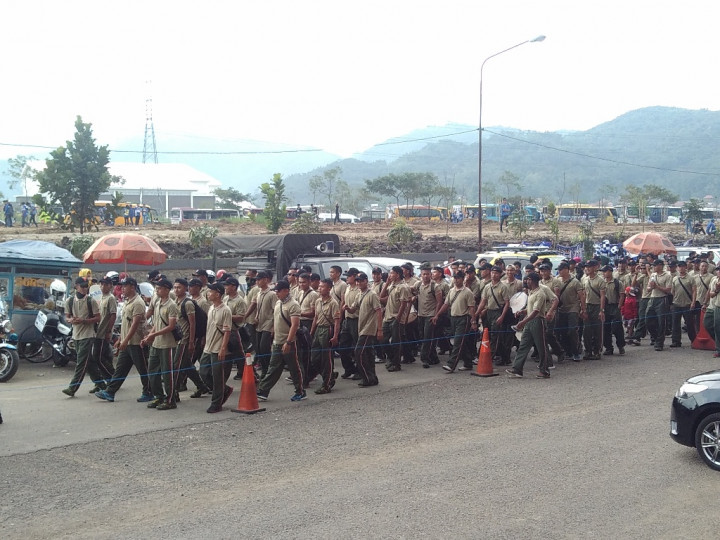 Suporter PS TNI Serbu Si Jalak Harupat
