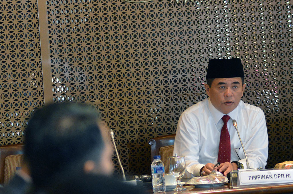 Demo Sopir Taksi Anarkis, Ketua DPR: Mereka Harus Menahan Diri - Medcom.id