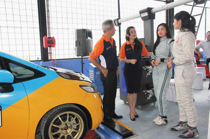 Pebee Garage, Mainan Baru si Empu Taksi