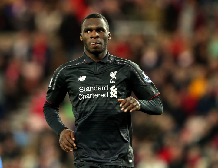 West Ham Tertarik Boyong Benteke