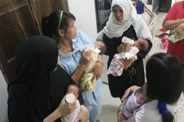 Bayi A, I, U, E, dan O Habiskan 40 Popok Sehari