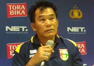 Pelatih Mitra Kukar Tidak Puas dengan Kepemimpinan Wasit