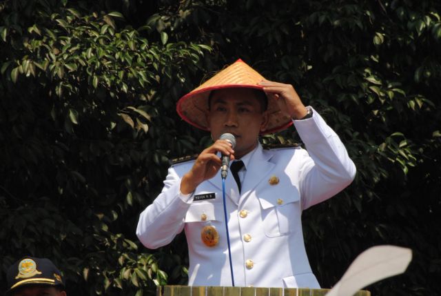 Bupati Yoyok: <i>Ngawur</i> yang Milih Saya  