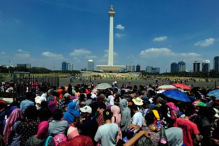 Liburan Paskah, Warga Jakarta Padati Monas
