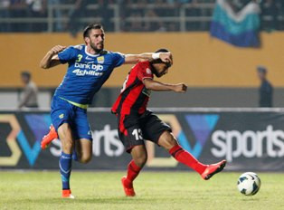 Vujovic Siap Jaga Lini Pertahanan Persib Tetap <i>Clean Sheet</i>