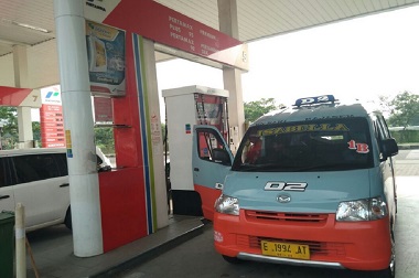 Turun Harga, Angkot di Cirebon Diajak Gunakan Pertalite