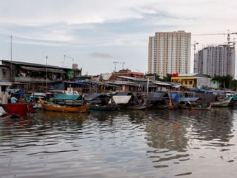 Pemkot Klaim Warga Luar Batang Legawa Digusur