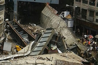 Jembatan Layang Ambruk di India, 10 Orang Tewas