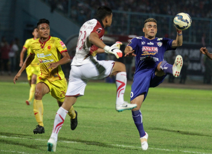 Sementara, Arema Unggul Tipis atas Sriwijaya FC