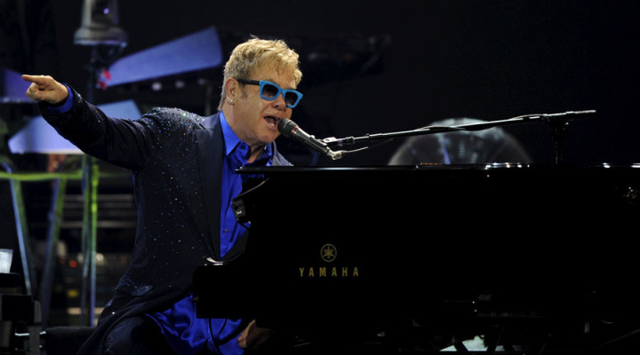 Dituduh Lecehkan Mantan Pengawal, Elton John Dibela Sahabat