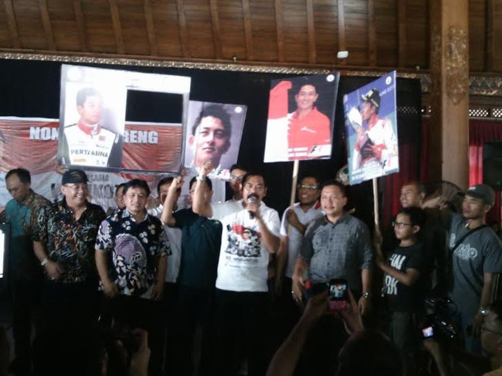 Nobar pertama yang digelar Pemerintah Kota Solo untuk menyaksikan debut Rio Haryanto di GP F1 Australia, Minggu (20/03/2016) silam. (Foto: MTVN/Pythaq Kurniati)
