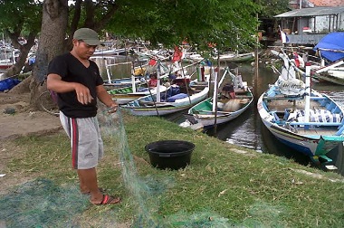 Harga Turun tapi Solar di Bangkalan Sulit Didapat