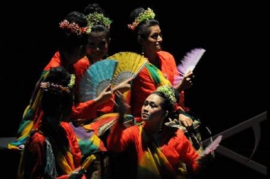 Ada Guyonan Khas Melayu Hibur Pengunjung Pekan Raya Sumut