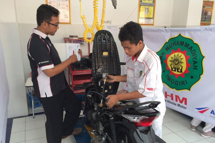 Ribuan Siswa SMK Adu Keterampilan Teknik Motor Honda