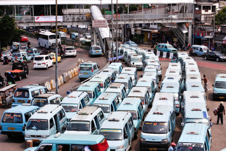 Tarif Angkot di Kendari Belum Turun