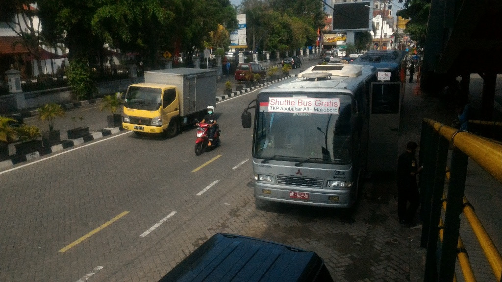 Bus gratis untuk pengunjung, pedagang, dan pekerja di kawasan Jalan Malioboro, Yogyakarta. (Metrotvnews.com/Patricia Vicka)
