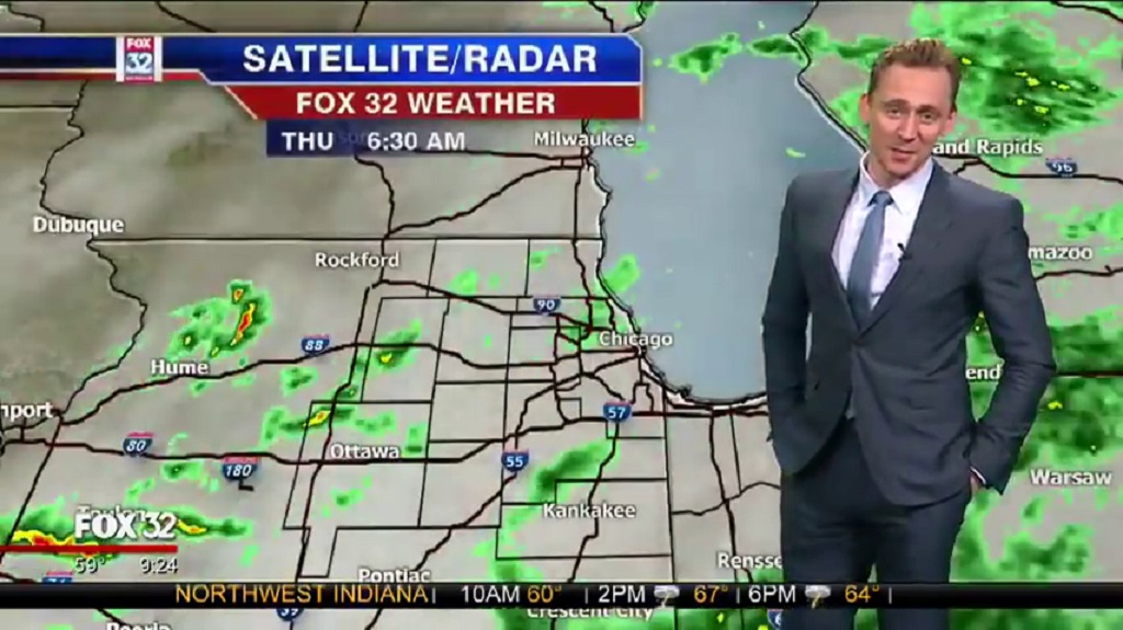 Loki alias Tom Hiddleston sedang jelaskan mengapa di Chicago terdapat badai petir