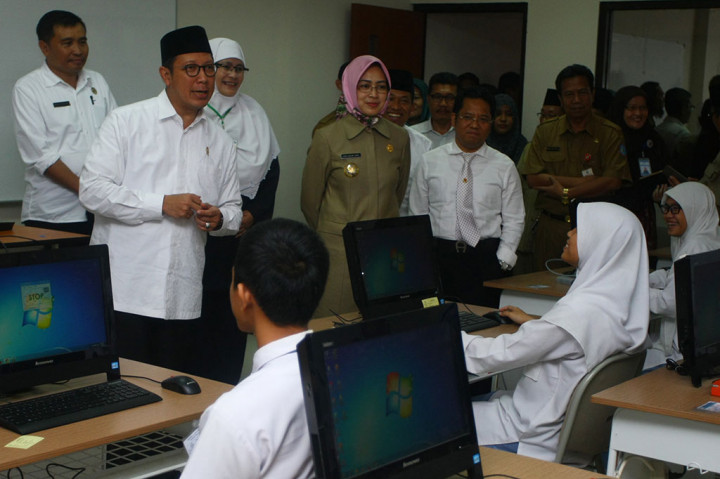 Menteri Agama Tinjau Pelaksanaan UN di Madrasah Aliyah