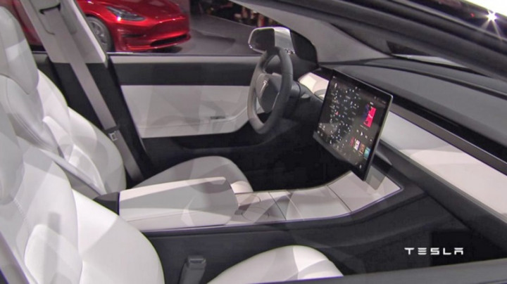 Tesla Model 3 Gunakan Layar Pabrikan LG Display