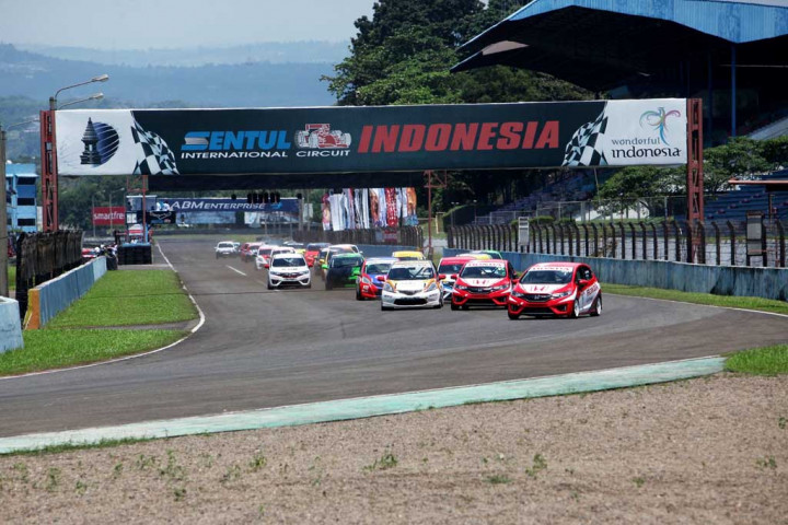 Pembalap Honda Borong Juara di Dua Kelas Balap ISSOM
