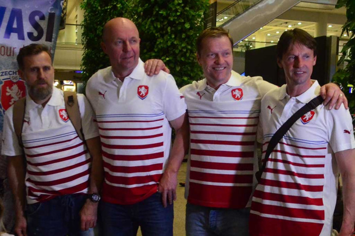 Minggu, Legenda Timnas Ceko Ladeni Bali United