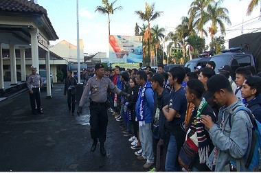 Bobotoh Sumbangkan Uang Hadiah untuk Balita Korban Tabrak Lari