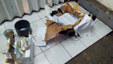 Bungkusan `Bom` Ternyata Berisi Surat Lamaran Kerja