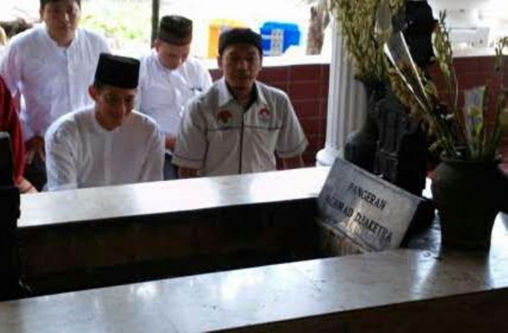 Sandiaga Uno Ziarah ke Makam Pangeran Jayakarta