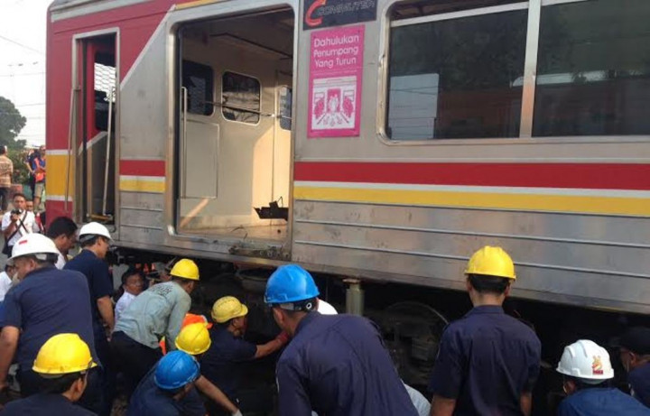 KRL Anjlok di Jalur Manggarai-Sudirman