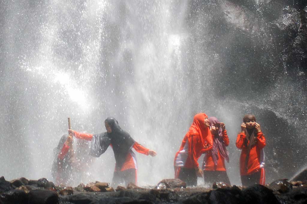Potensi Wisata Air Terjun Curug Lawe