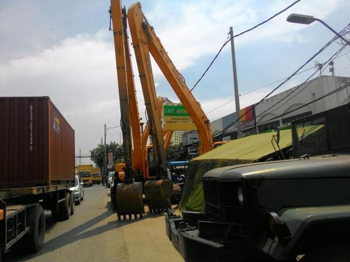 6 Alat Berat Sudah di Kampung Luar Batang