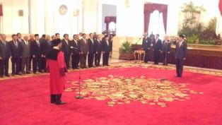 Presiden Ambil Sumpah Hakim Konstitusi Anwar Usman