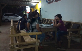 Karaoke di Pantai Pungkruk Menggeliat Lagi