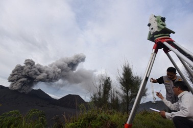 Bandara Abdul Rachman Saleh Ditutup