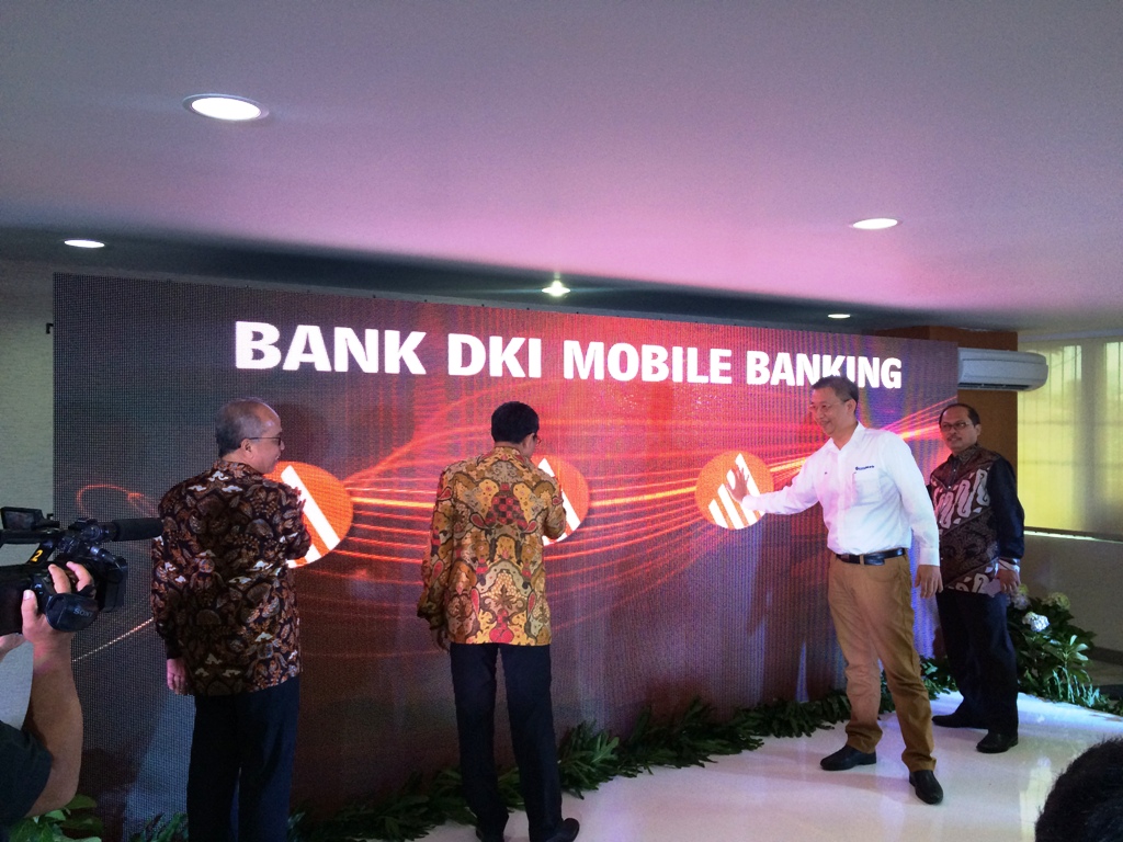 Bank DKI Luncurkan JakMobile. (FOTO: MTVN/Husen Miftahudin)