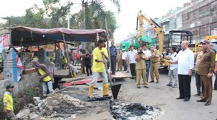 Jalan Sutomo Bakal Bebas Pedagang Sayur & Kabel Optik