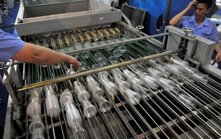 Potensi Penerimaan Pungutan Cukai Plastik Botol Minuman di Bawah Rp10 Triliun