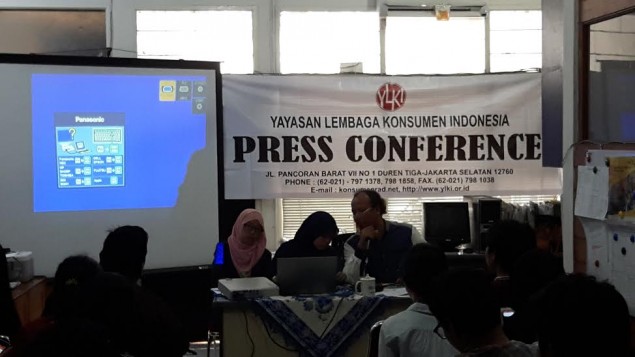 YLKI press conference on plastic waste (Photo: MTVN/Riyan Ferdianto)