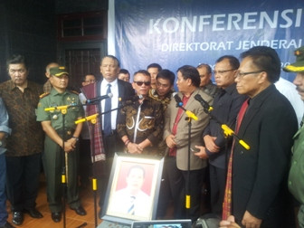 Pemakaman Pegawai Pajak yang Dibunuh Semimiliter