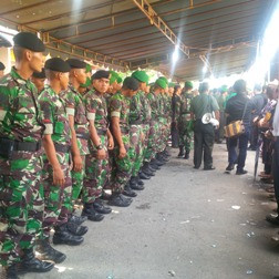 Lagu Gugur Bunga Iringi Pemakaman Pegawai Pajak yang Dibunuh