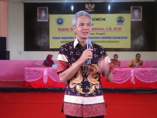 Ganjar Ajak Mahasiswa Ambil Peran dalam Ekonomi Kerakyatan