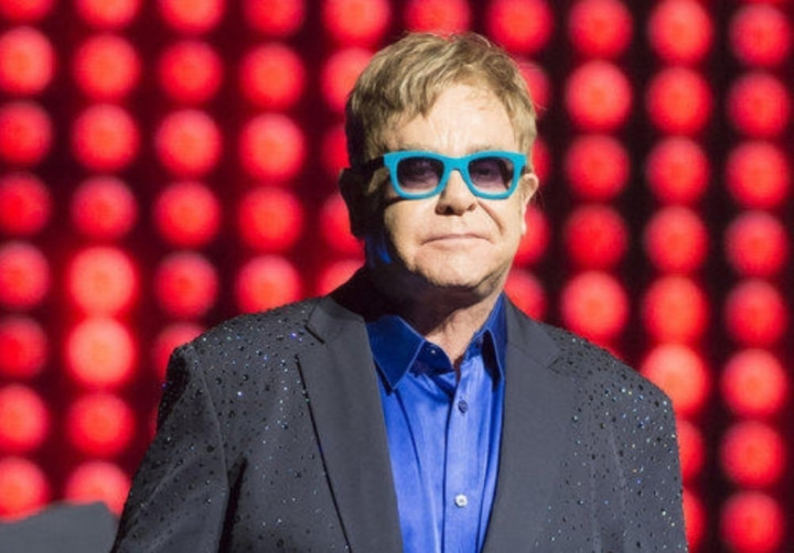 Elton John Penyanyi Paling Dermawan