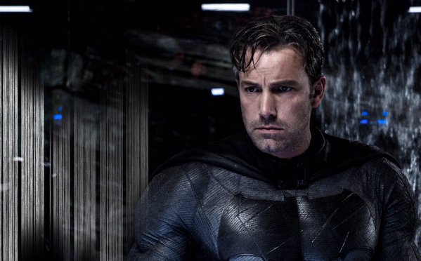 Ben Affleck memerankan Batman (Foto:Collider.com)
