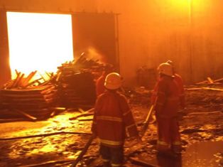 Pabrik Mebel Presiden Jokowi Padam Setelah 10 Jam